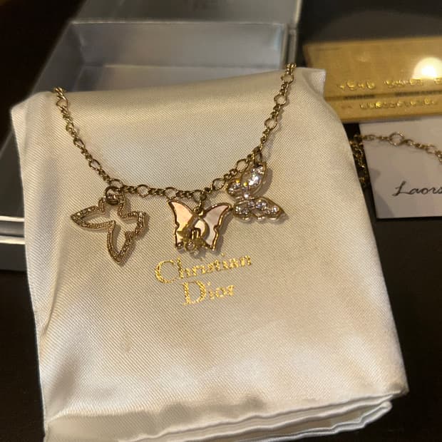 빈티지 디올 크리스탈 나비 참 목걸이 