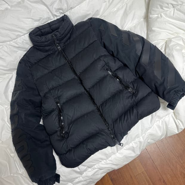 [한정판] 몽클레어X오프화이트 그래픽 패딩 자켓 블랙 XL