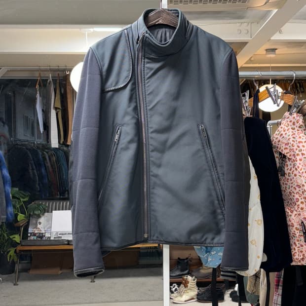 솔리드 옴므 비대칭 자켓