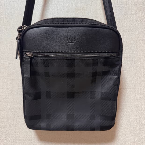 닥스 남성 크로스백 팝니다!