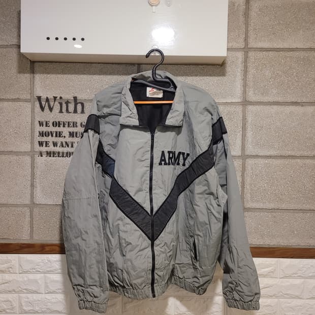 IPFU ARMY 바람막이 L 