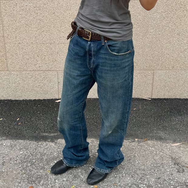 Vintage Levi’s 00s pants