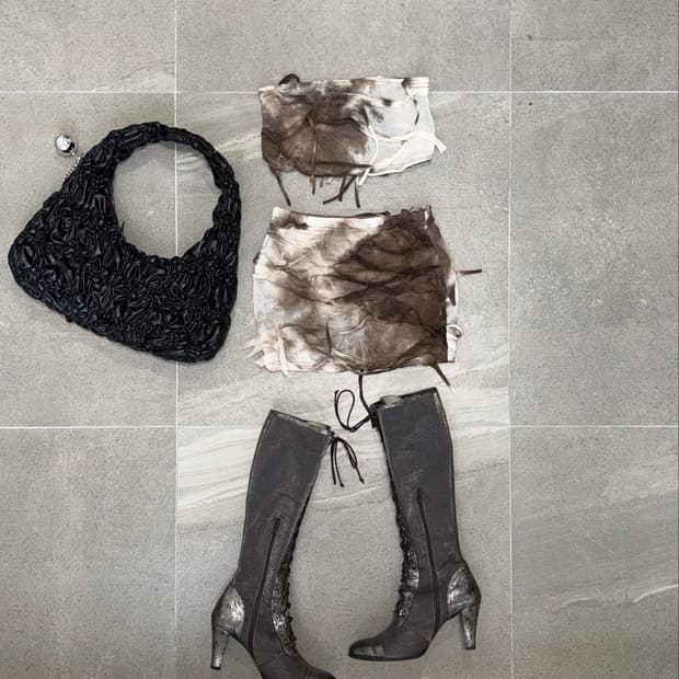 Brown tie dye grunge details setup