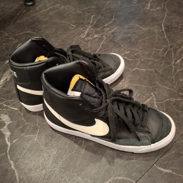 (마지막특가) 나이키 레더 하이 245