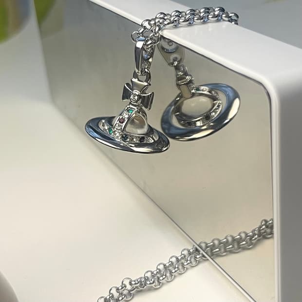 비비안웨스트우드 투명 orb 목걸이