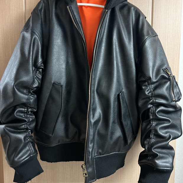 자라 레더후드봄버 XL