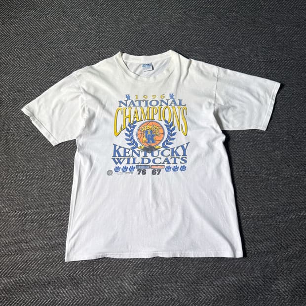 90s 켄터키 와일드캣츠 NCAA 챔피언 빈티지 티셔츠 (105-110)
