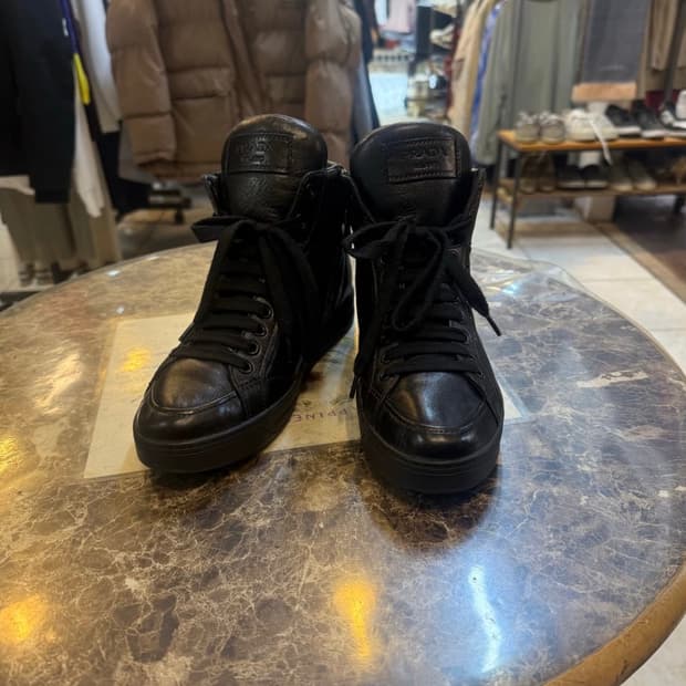 프라다 스니커즈 블랙 