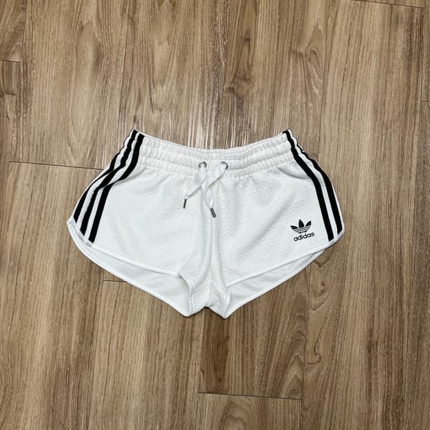 아디다스 화이트 반바지 M