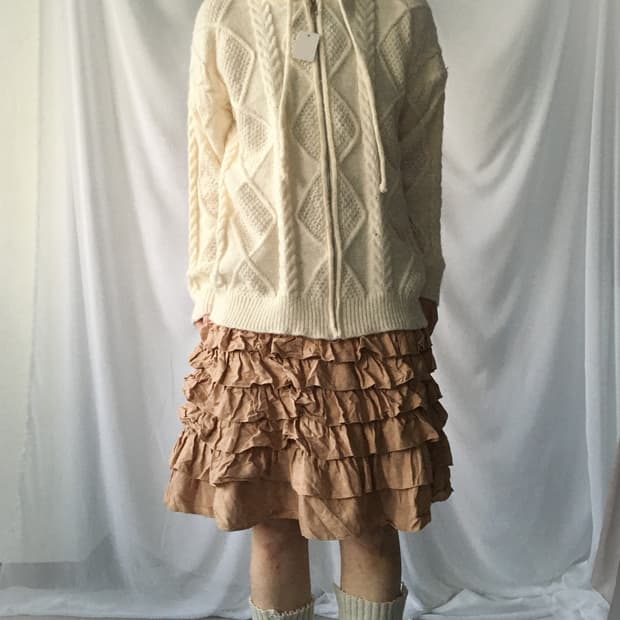 Cable pattern knit hood zip up