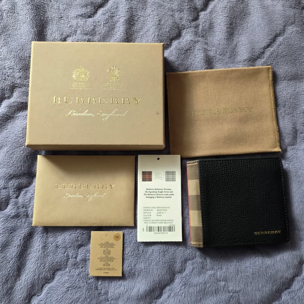 (정품) 버버리 하우스체크 반지갑/40397371/개인/팝니다.