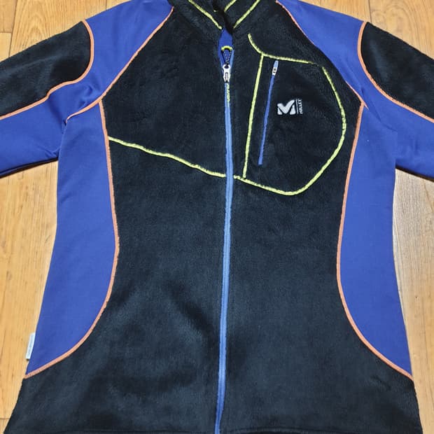 1096 밀레 아웃도어 기모 집업 100 사이즈입니다