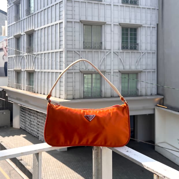 프라다 오렌지 테수토 숄더백