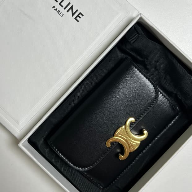 [정품] 셀린느 카드지갑 샤이니 카프스킨 플랩 카드 홀더 블랙