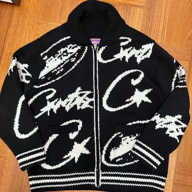 코르테이즈 VVS 해비 자카드 니트 집업 