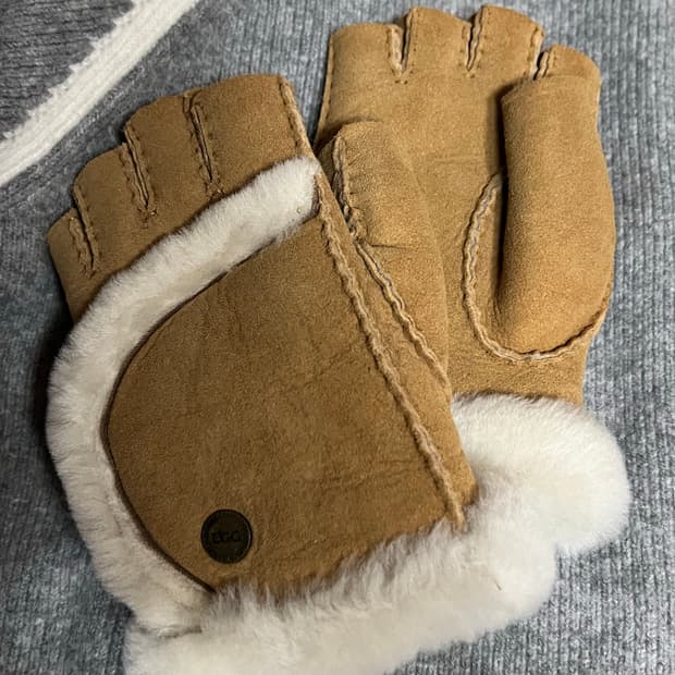 어그 핑거리스 장갑