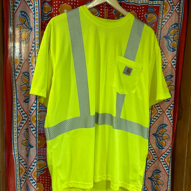 칼하트 형광 반팔 티