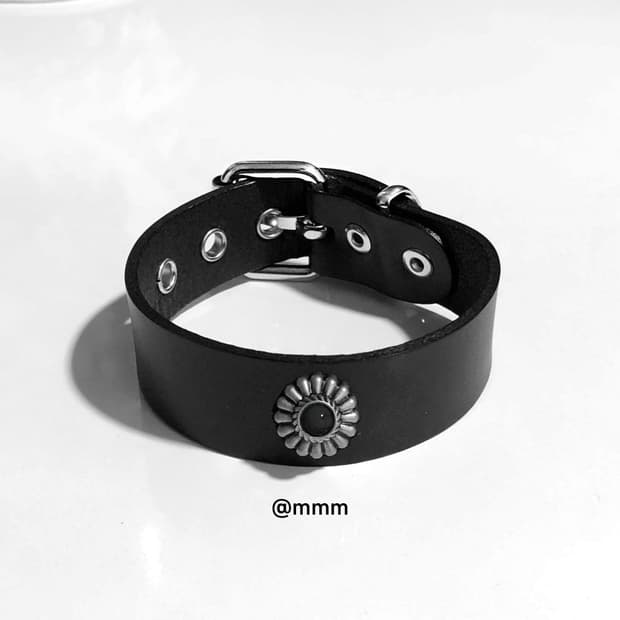 스톤장식 레더 팔찌