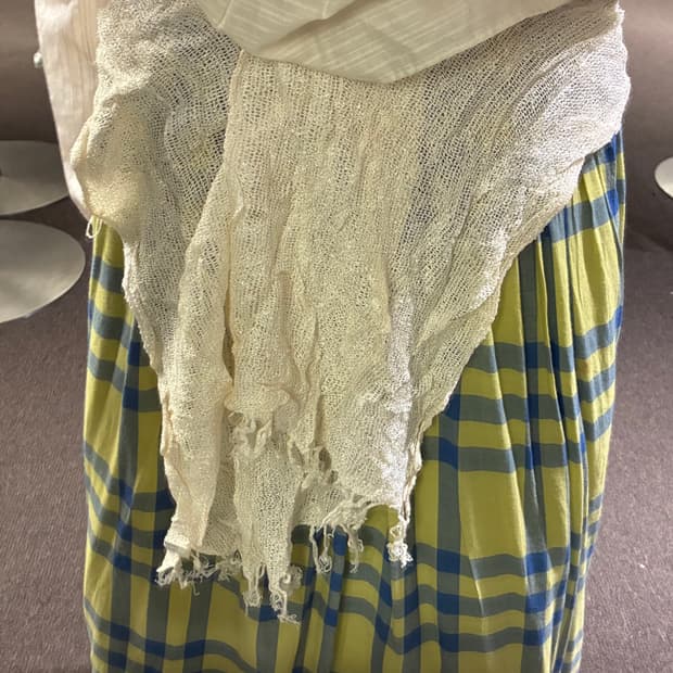 Japanese vintage 펀칭 아이보리 머플러