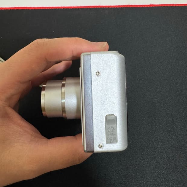 [민트급]후지필름 파인픽스 AV100 디카