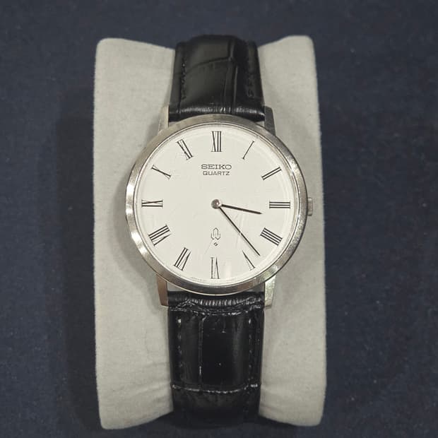70s 세이코 4130 라운드 프레임 쿼츠 시계