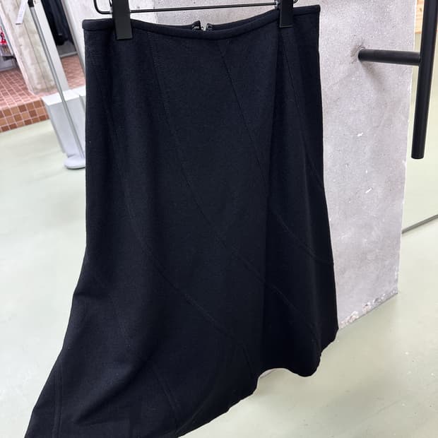 black diagonal line wool skirt