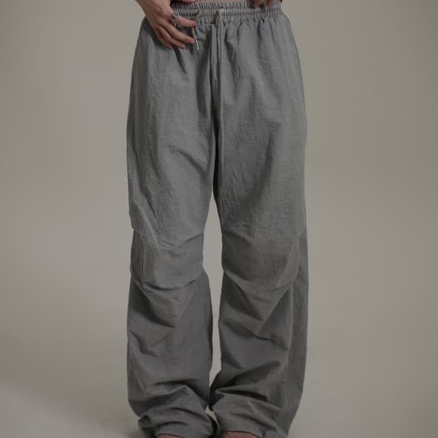 여운코리아 피그먼트 파라슈트 팬츠 (그레이)