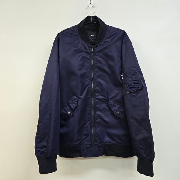 띠어리 신형 플라이트 봄버 자켓