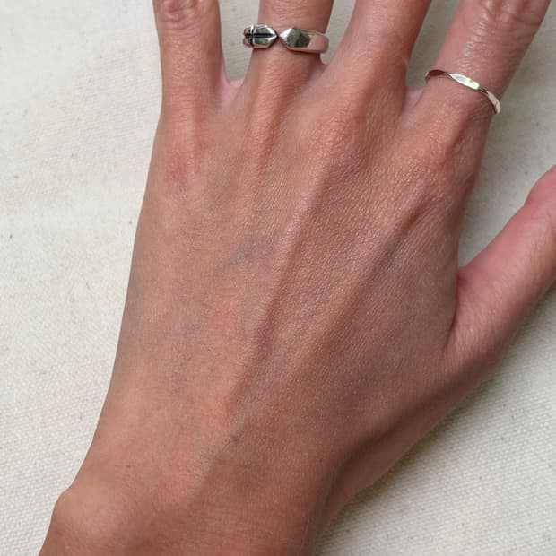 TOGOM SILVER 925 WAVE SLIM RING