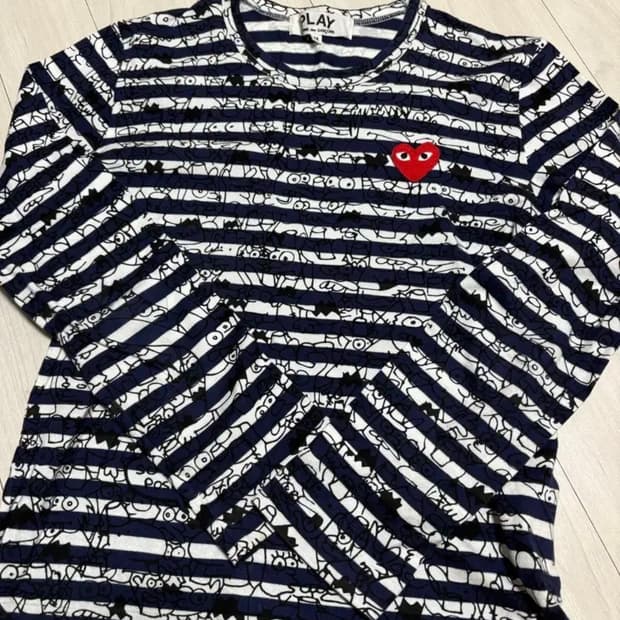 꼼데가르송 심슨에디션 롱슬리브