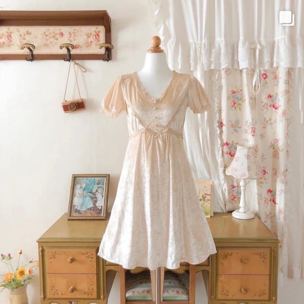 빈티지 아이보리 벨벳 반팔 원피스