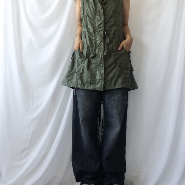 Glossy long vest