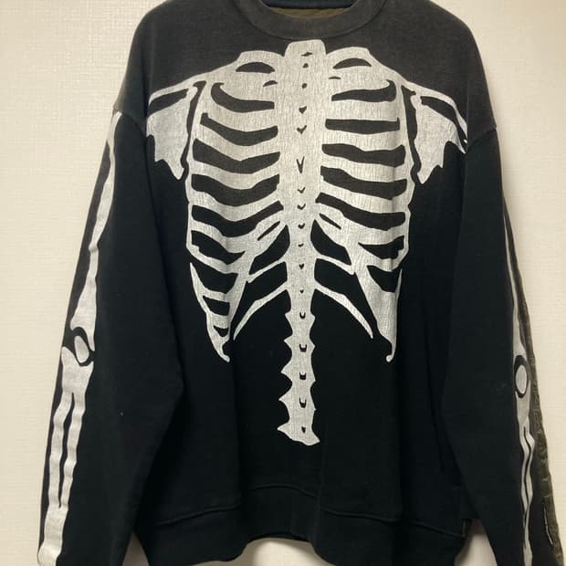 캐피탈 본 플리스 퀄팅 맨투맨