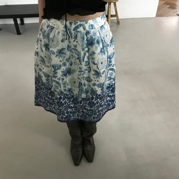  vintage blue pattern skirt