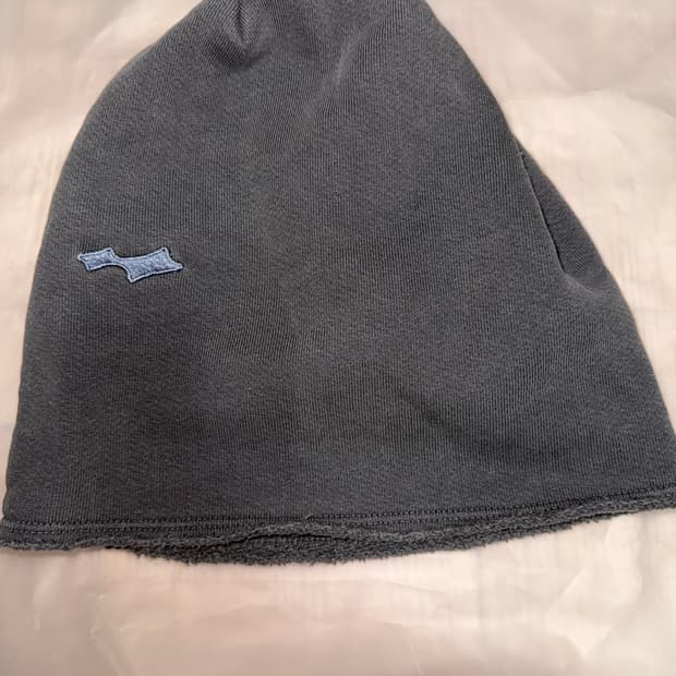 SKYLRK SMUDGE 비니