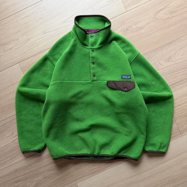 10FW 파타고니아 신칠라 스냅-T 그린/브라운