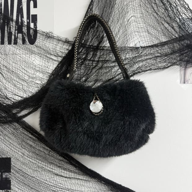 00s fur detailed bag
