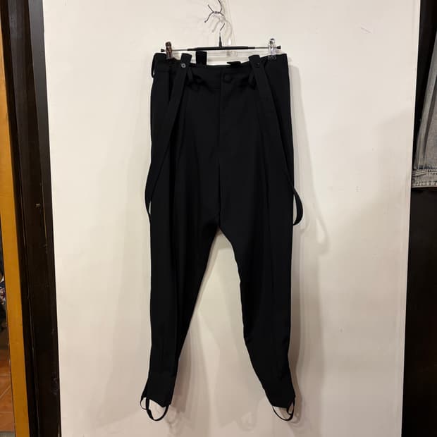 요지야마모토 서스펜더 테이퍼드 팬츠 