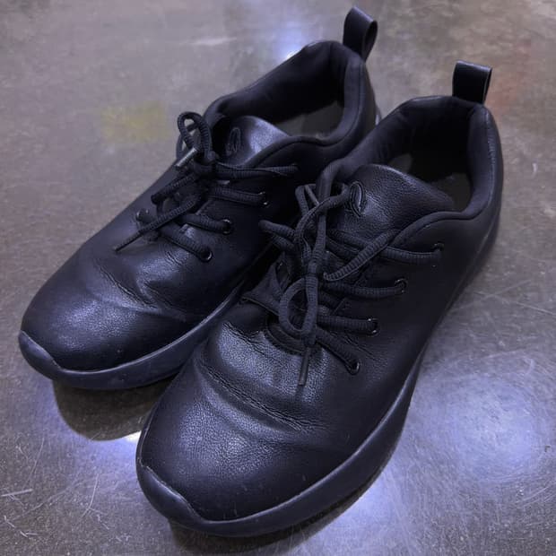 데이워크 컴포트 아치 스니커즈 블랙 265