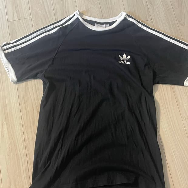 아디다스 반팔티