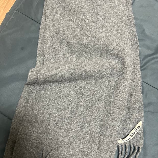 아크네 머플러 그레이