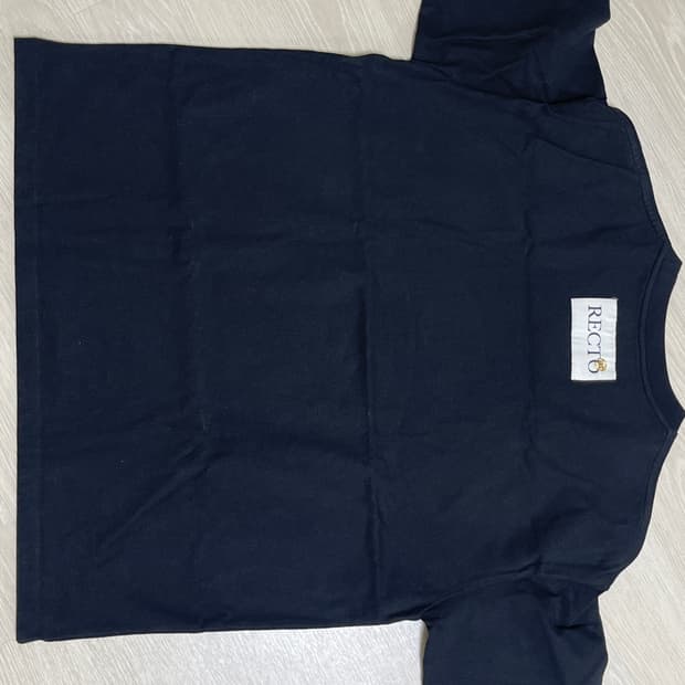 렉토 반팔 팝니다