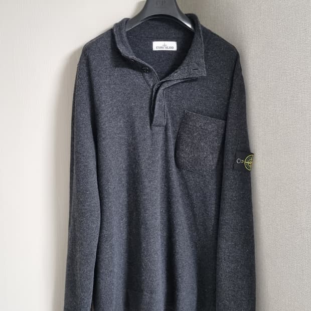 스톤아일랜드 반집업 니트