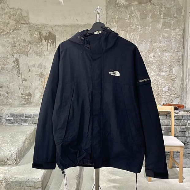 노스페이스 블랙 암 포켓 벨크로 나일론 자켓