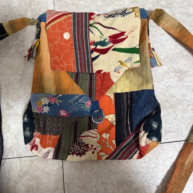 오리엔탈 크로스백 