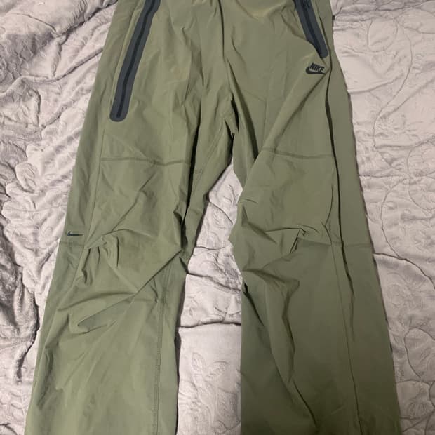 나이키 테크 카키 와이드팬츠 (M)