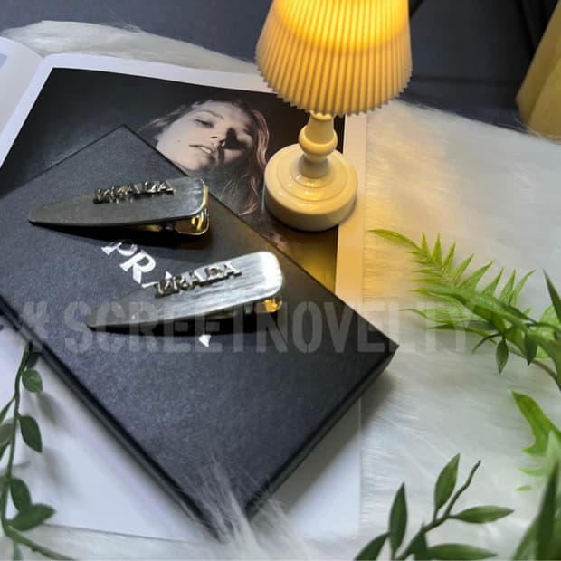 프라다 실버 헤어핀 (개당가격)