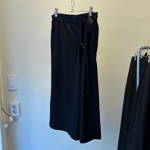 Y’s stripe strap skirt