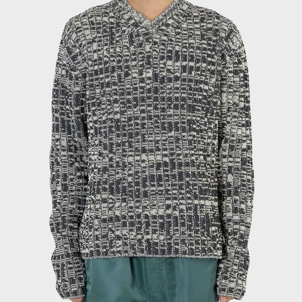 L) 핍스 립 브이넥 탑 에크루 블랙 니트