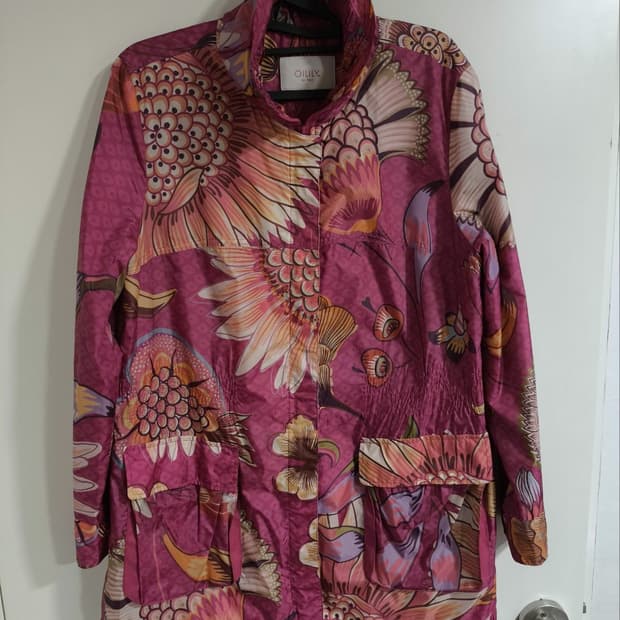 38 오일릴리 플로럴 프린트 바람막이 자켓